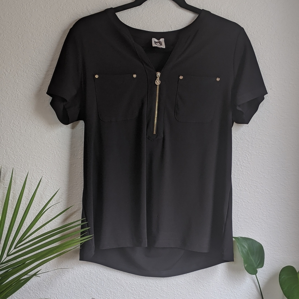 Anne Klein black top with zipper. 🌙